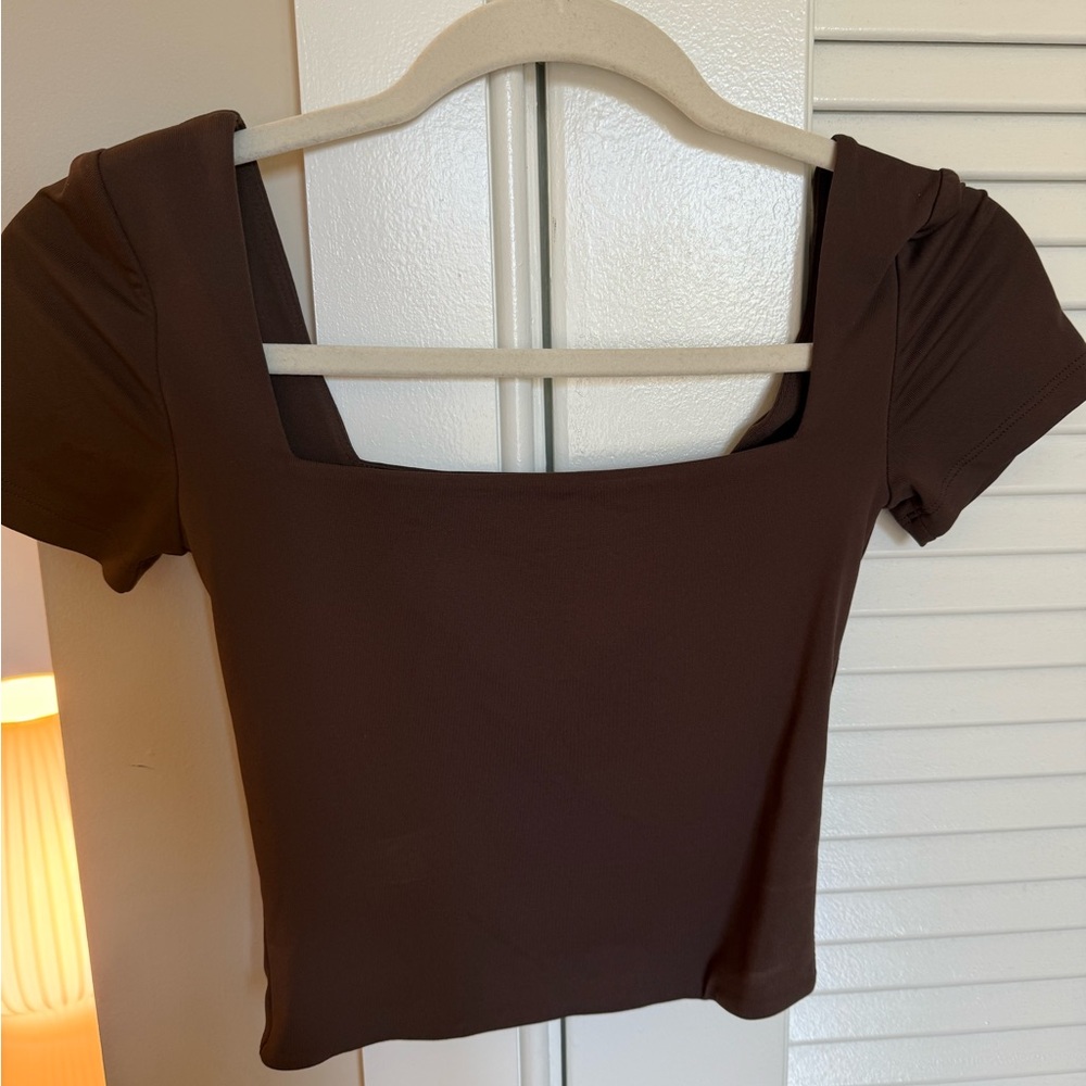 Aritzia Babaton Contour Squareneck. Size XS. Never worn.